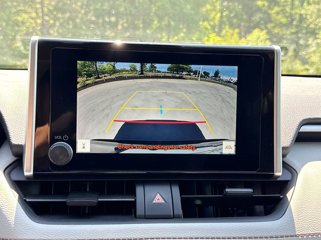 Used 2025 Toyota RAV4 XLE FWD image 27