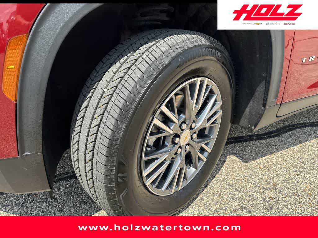Certified 2025 Chevrolet Traverse LT AWD/4WD image 3