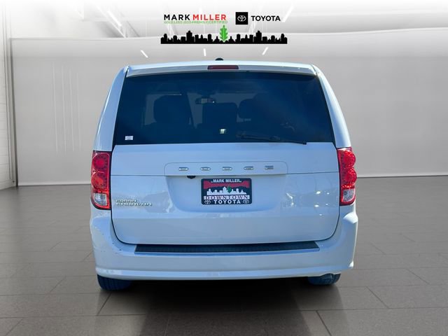 Used 2019 Dodge Grand Caravan SE w/ UConnect Hands-Free Group image 4