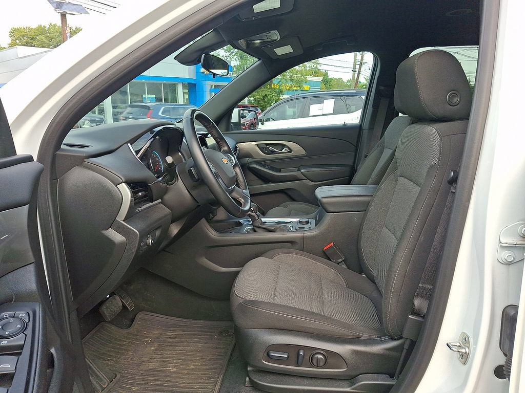 Certified 2024 Chevrolet Traverse LT FWD image 12