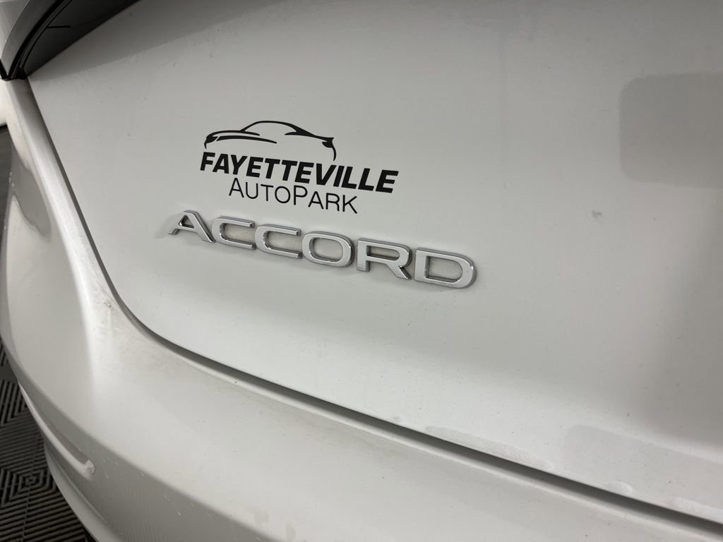 Used 2023 Honda Accord Touring image 3