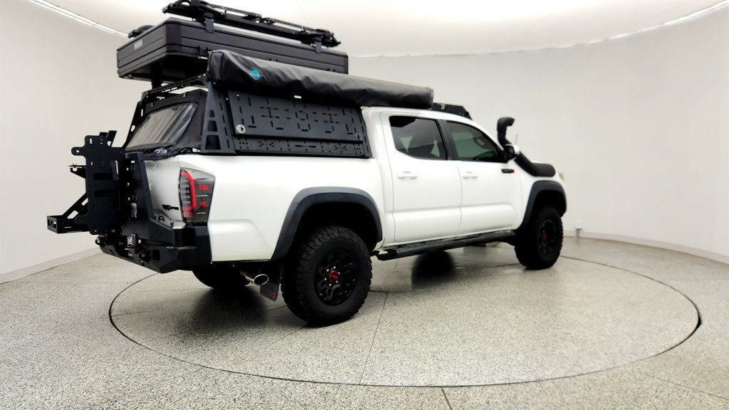 Used 2018 Toyota Tacoma TRD Pro AWD/4WD image 5