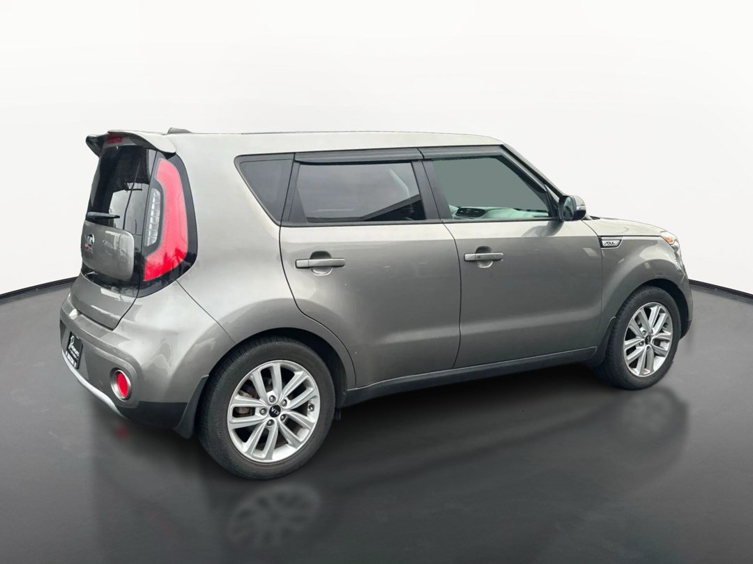 Used 2017 Kia Soul + w/ Primo Package FWD image 3