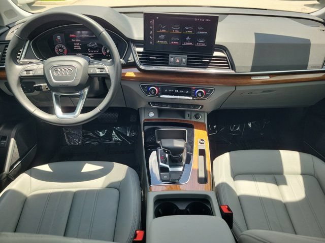 Certified 2023 Audi Q5 2.0T Premium Plus w/ Premium Plus Package AWD/4WD image 2