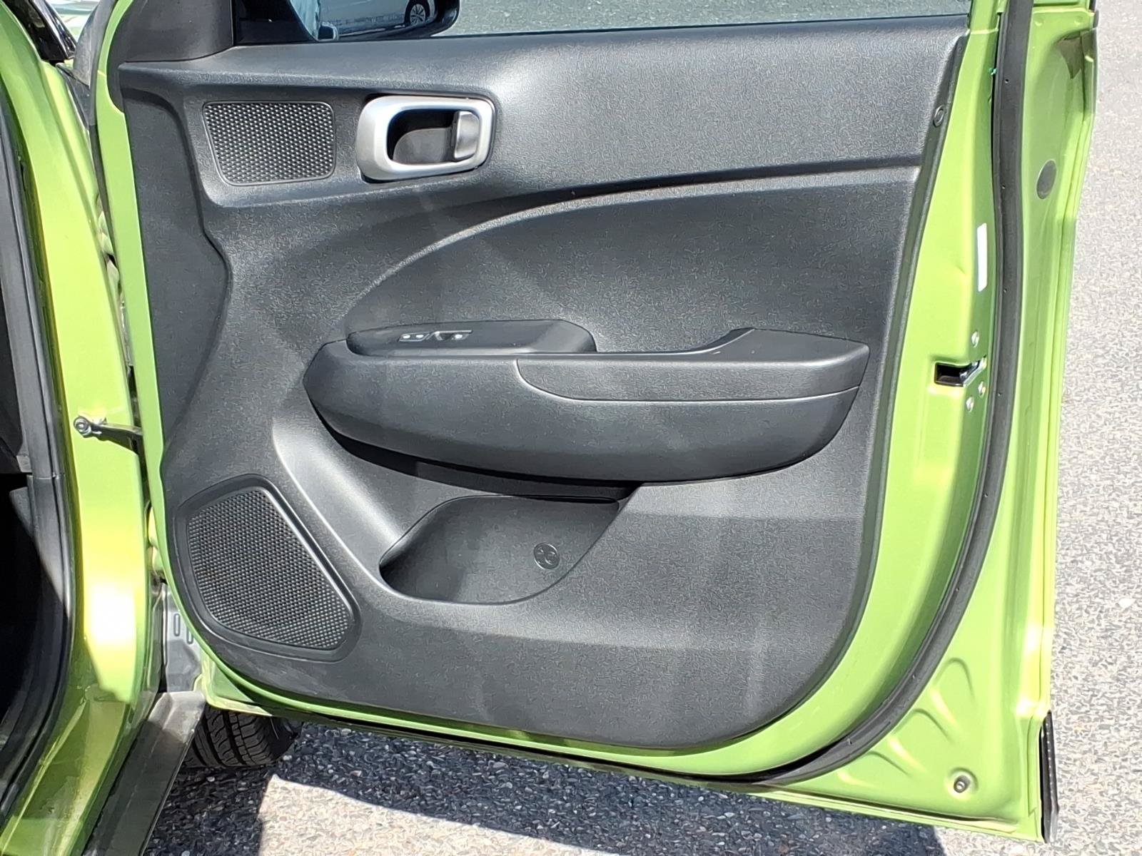 Used 2022 Hyundai Venue SE FWD image 10