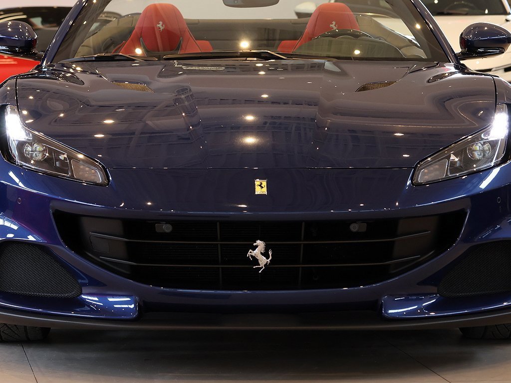 Certified 2022 Ferrari Portofino M image 26
