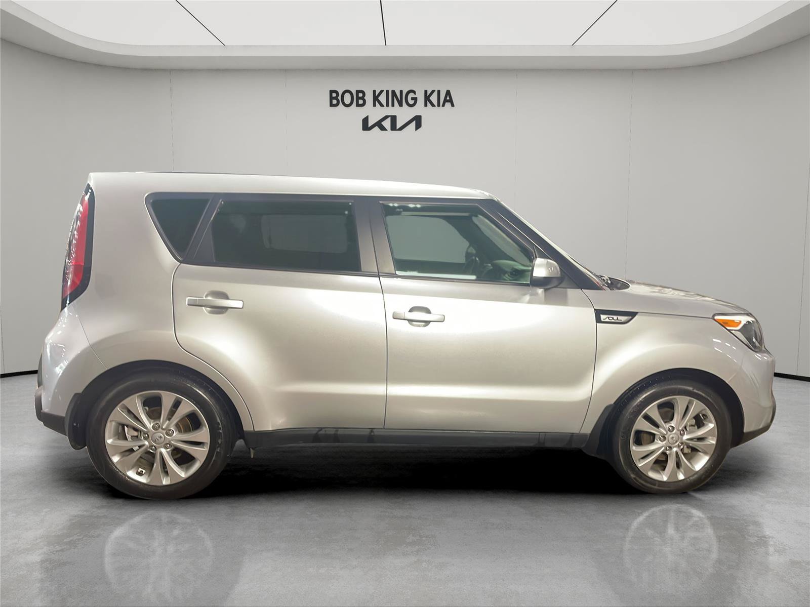 Used 2015 Kia Soul + FWD image 6