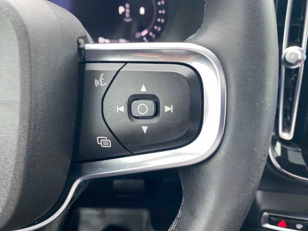 Used 2023 Volvo XC40 B5 Ultimate AWD/4WD image 10