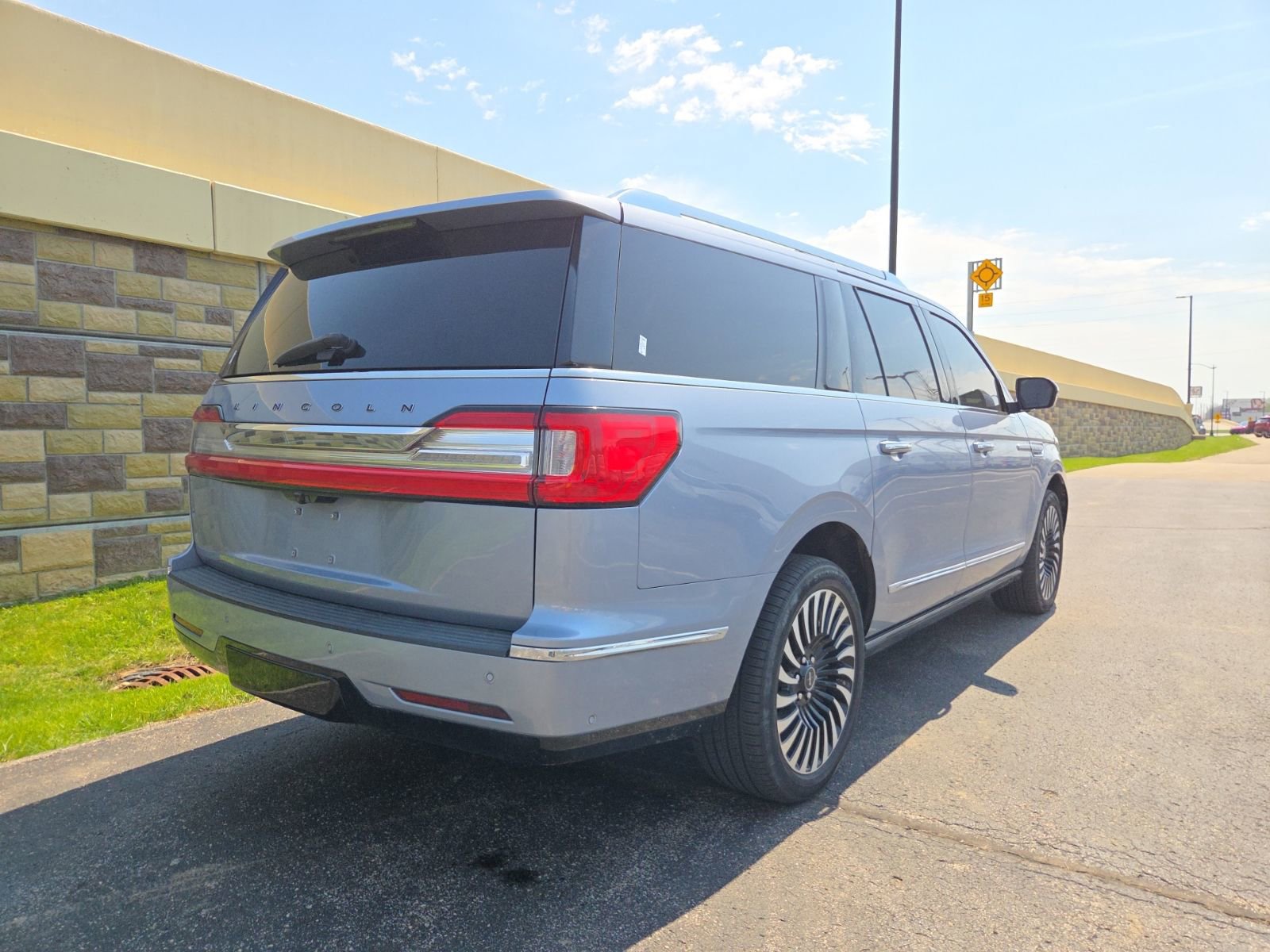 Used 2019 Lincoln Navigator L Black Label image 11