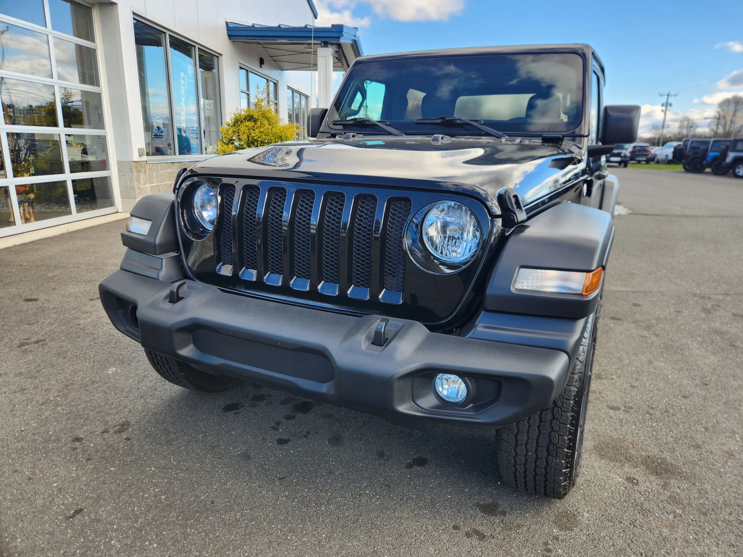 Used 2018 Jeep Wrangler Sport AWD/4WD image 4