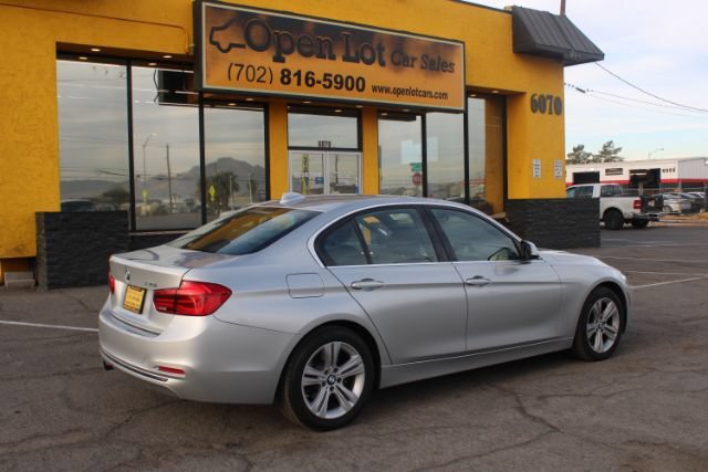 Used 2018 BMW 330i Sedan w/ Convenience Package RWD image 5