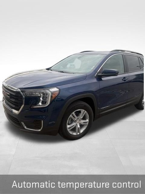 Used 2023 GMC Terrain SLE w/ Driver Convenience Package image 11