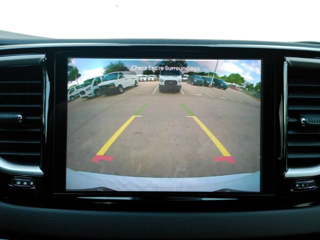 Used 2025 Chrysler Pacifica Select FWD image 8