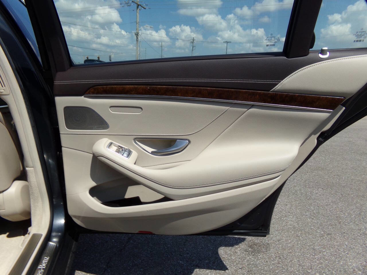 Used 2015 Mercedes-Benz S 550 4MATIC Sedan image 28