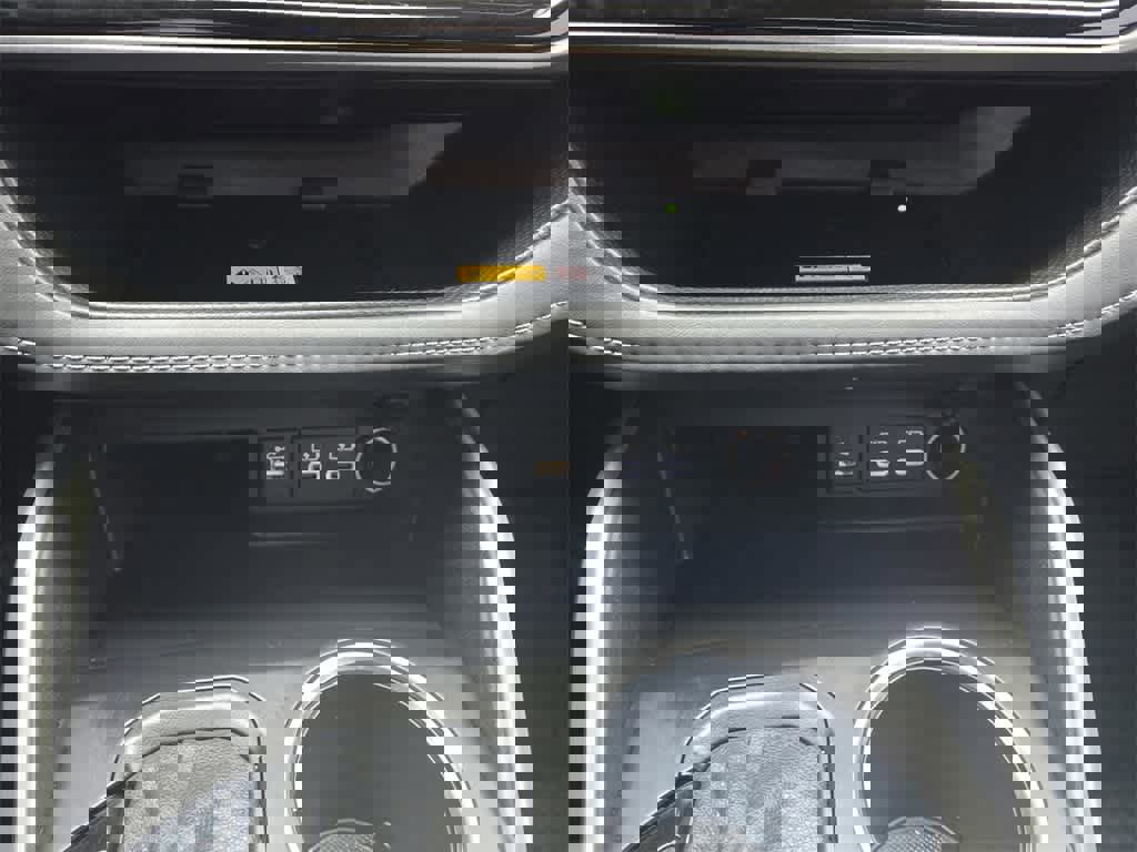 Used 2023 Toyota Highlander XLE image 19