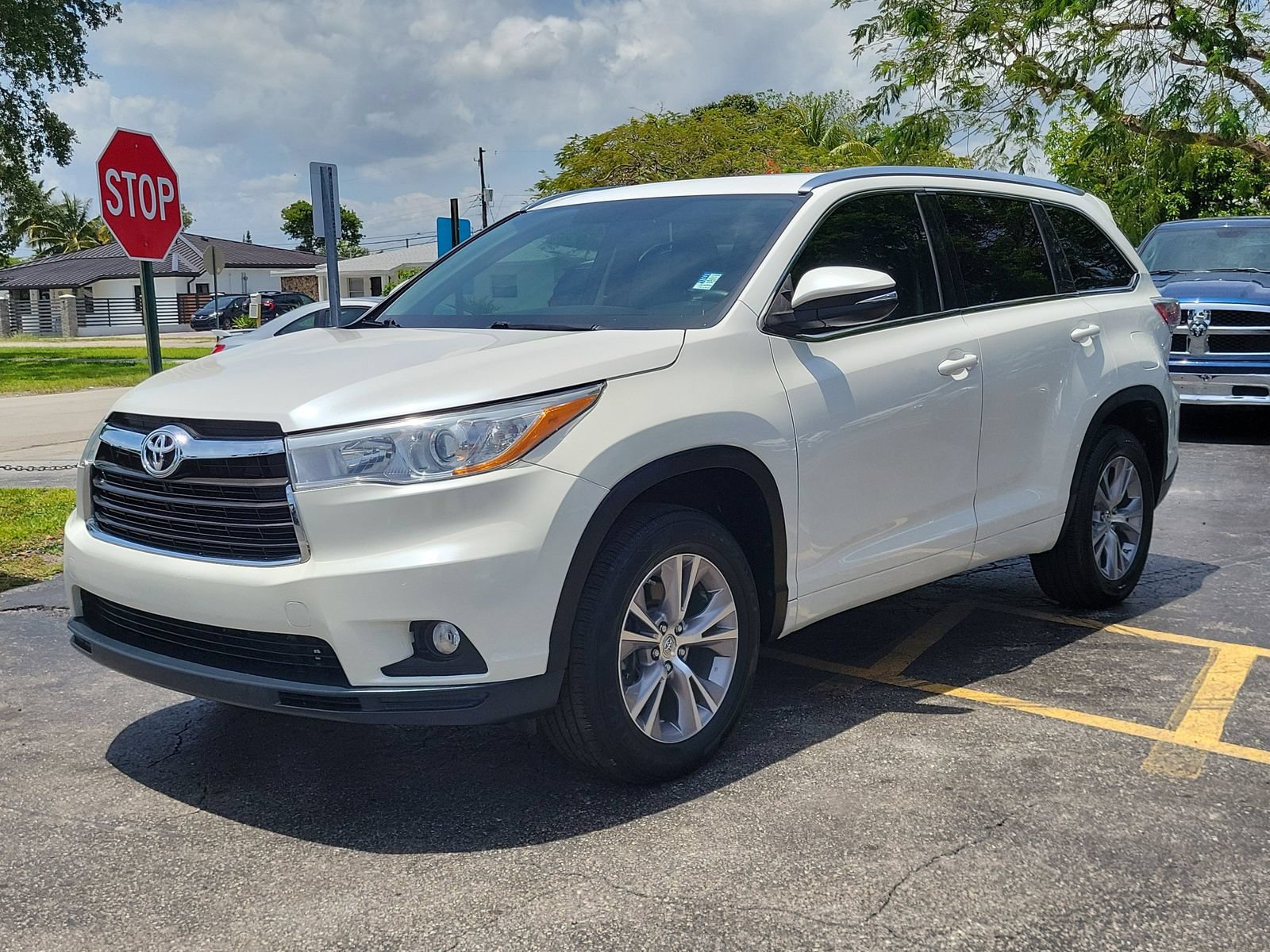 Used 2015 Toyota Highlander XLE FWD image 32