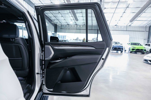 Used 2025 Cadillac Escalade Sport Platinum w/ LPO, ONYX Package image 13