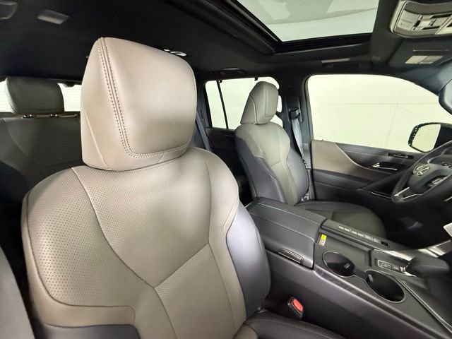 New 2025 Lexus LX 700h Overtrail image 37