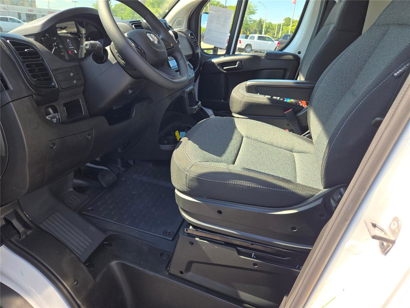 Used 2025 RAM ProMaster 2500 w/ Convenience Group image 25