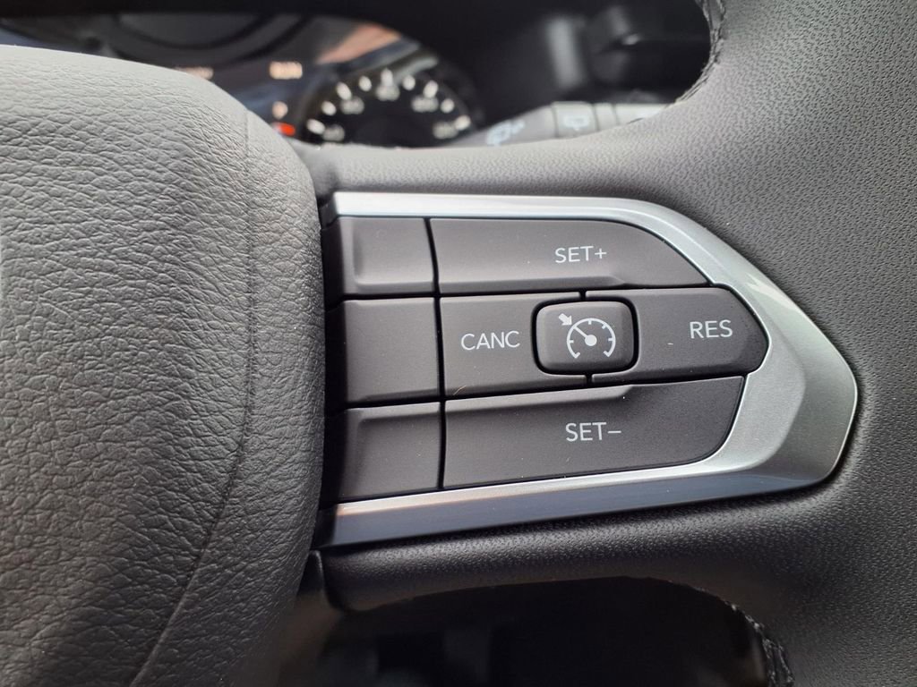 New 2026 Jeep Compass Latitude AWD/4WD image 32