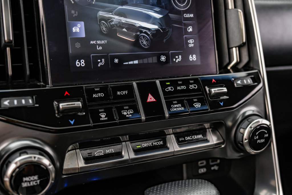 Used 2024 Lexus LX 600 F Sport AWD/4WD image 34