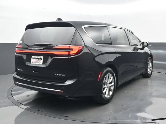 Used 2026 Chrysler Pacifica Limited FWD image 23