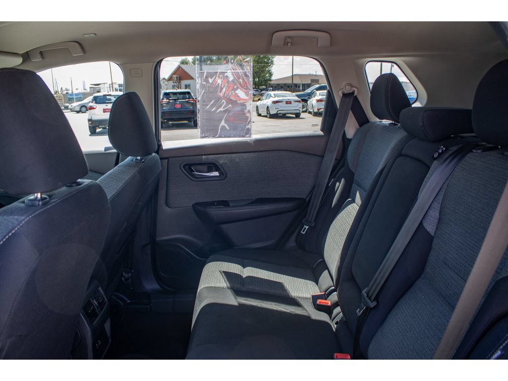 Used 2023 Nissan Rogue SV AWD/4WD image 17