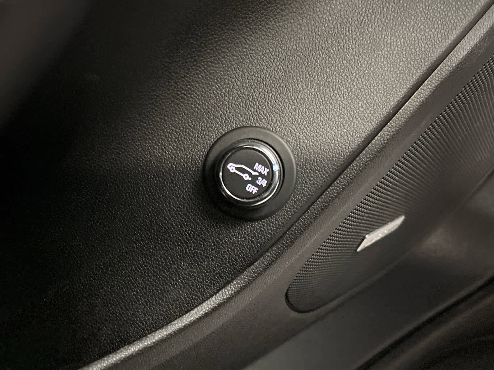 Used 2024 Chevrolet Blazer Premier w/ Enhanced Convenience Package image 25