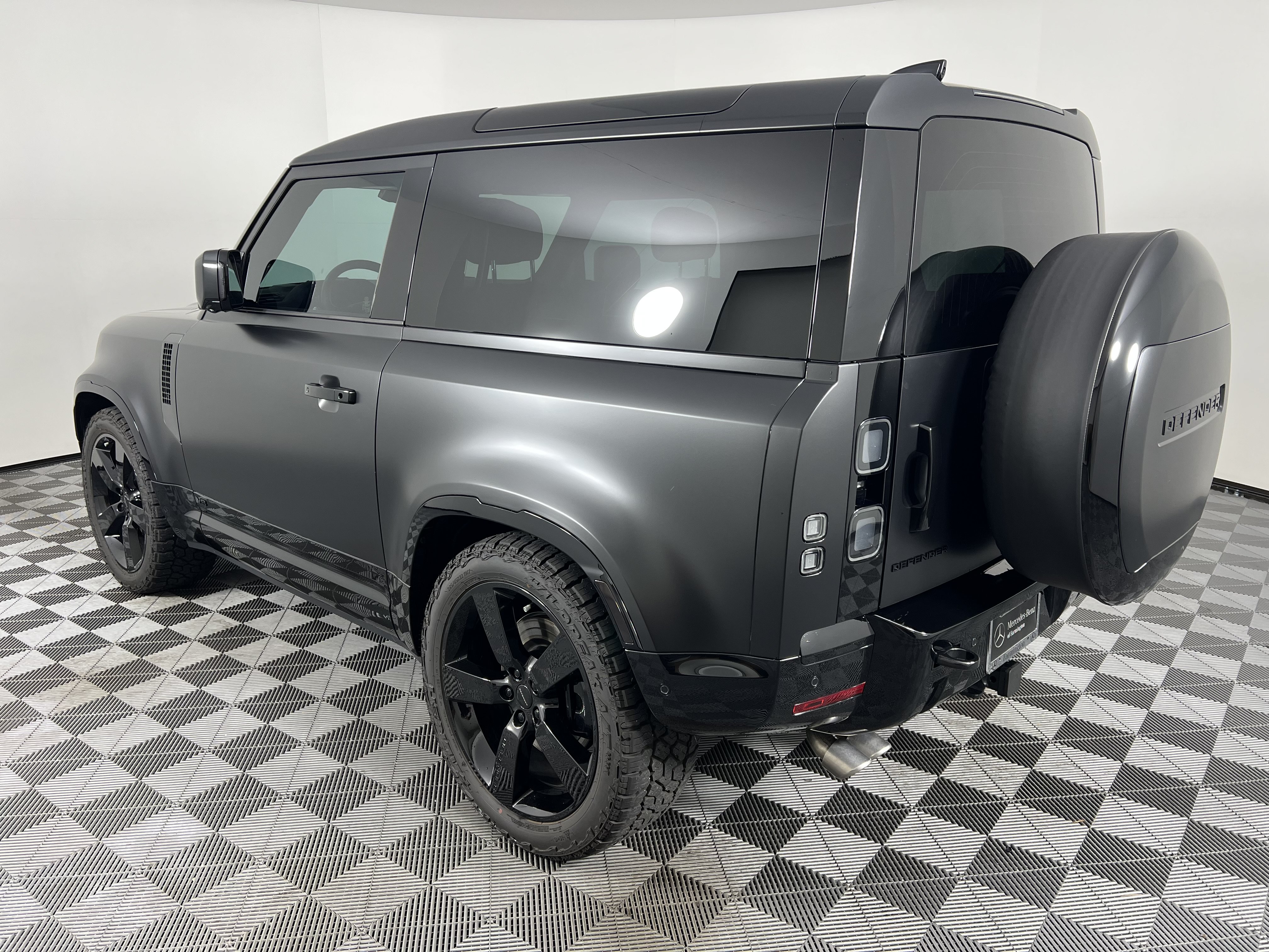 Used 2026 Land Rover Defender 90 V8 AWD/4WD image 10