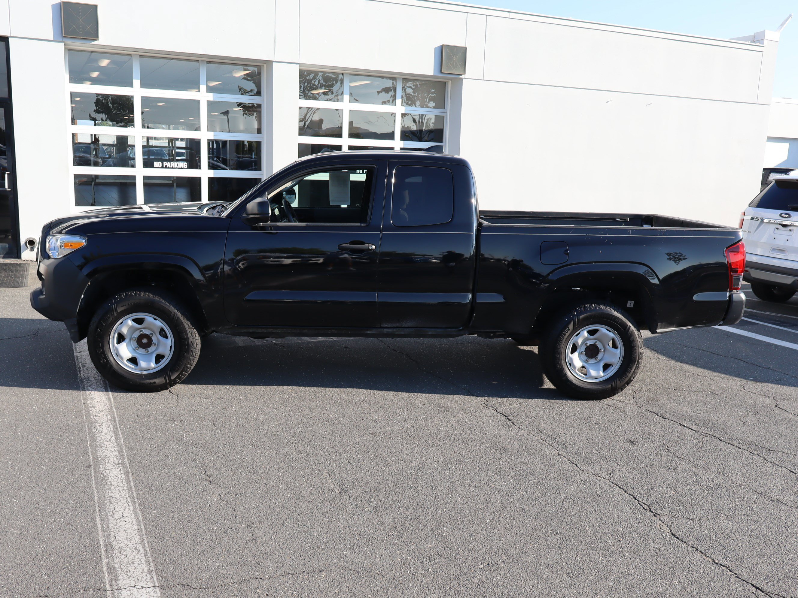 Used 2022 Toyota Tacoma SR RWD image 7
