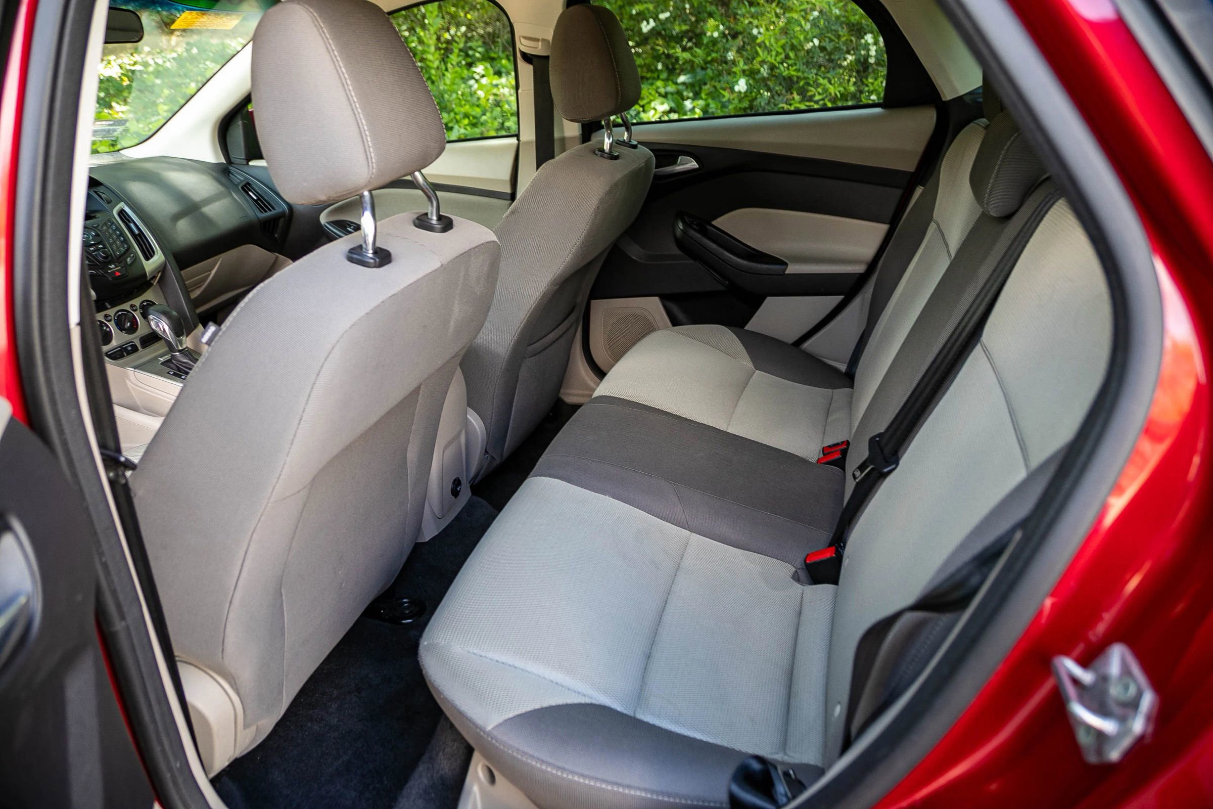 Used 2012 Ford Focus SE image 30