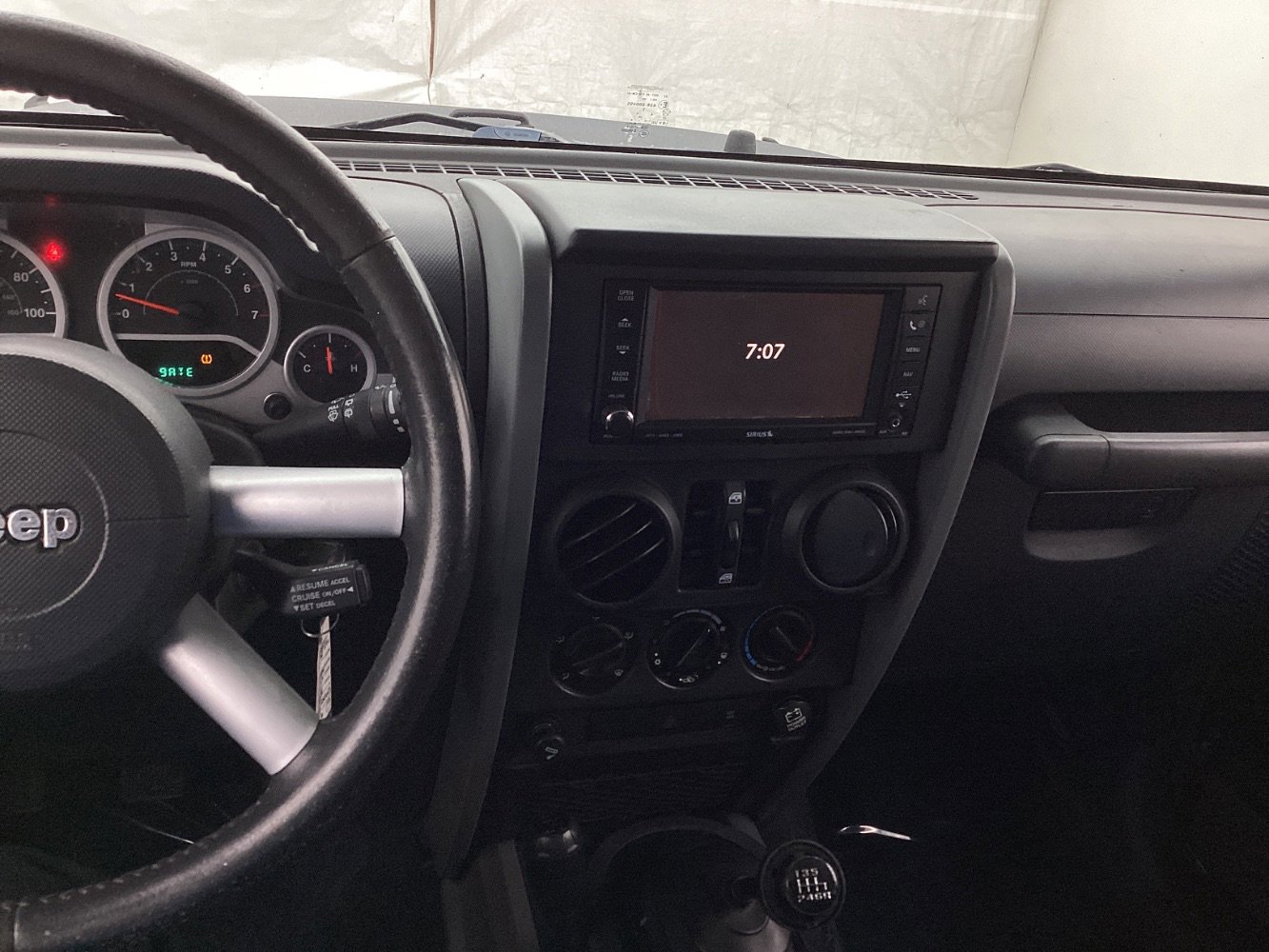 Used 2009 Jeep Wrangler Unlimited Sahara w/ Dual Top Group image 33