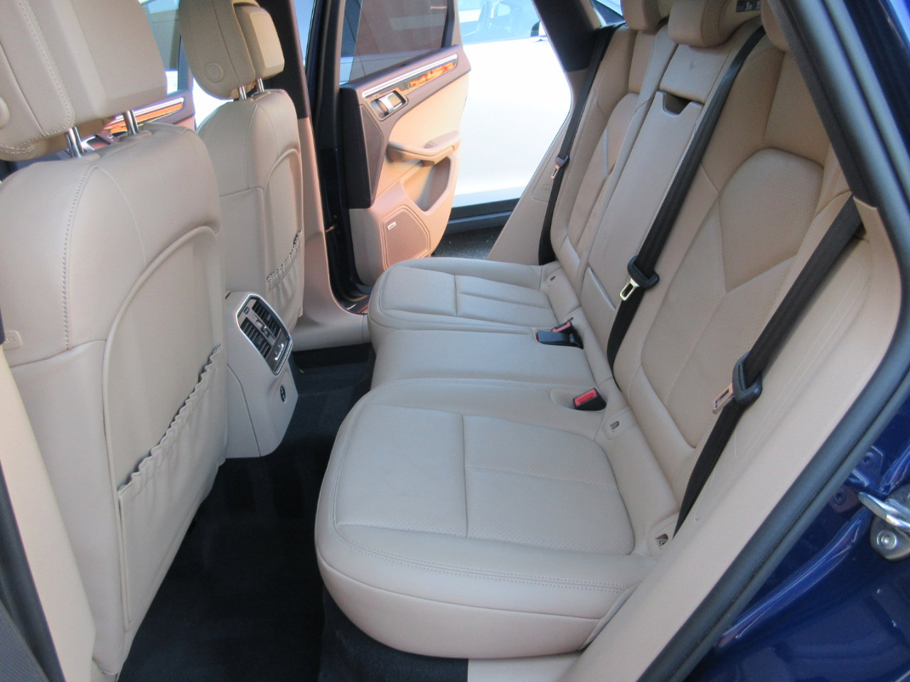 Used 2024 Porsche Macan image 39