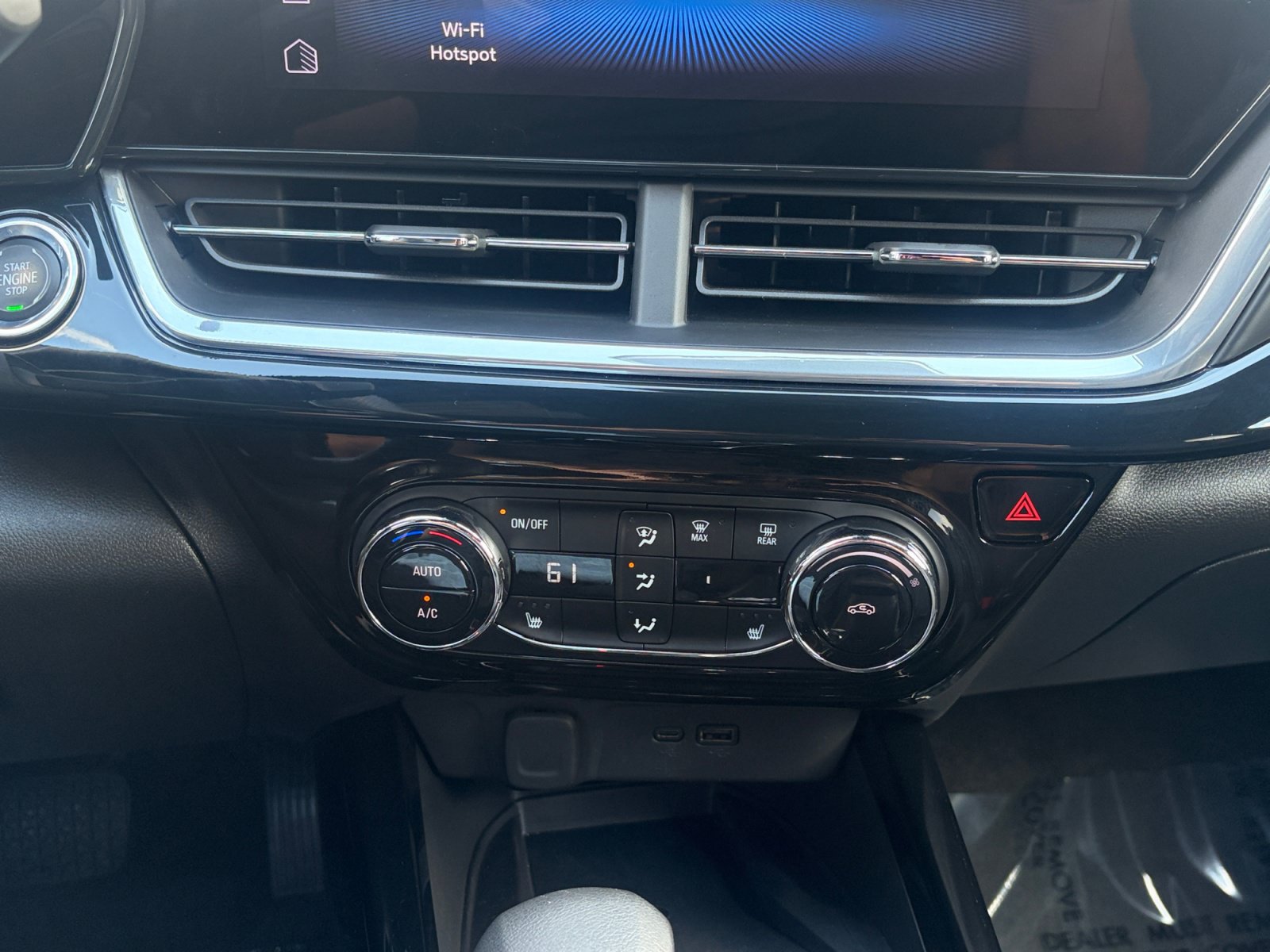 Certified 2024 Chevrolet Trax RS w/ Sunroof Package FWD image 20