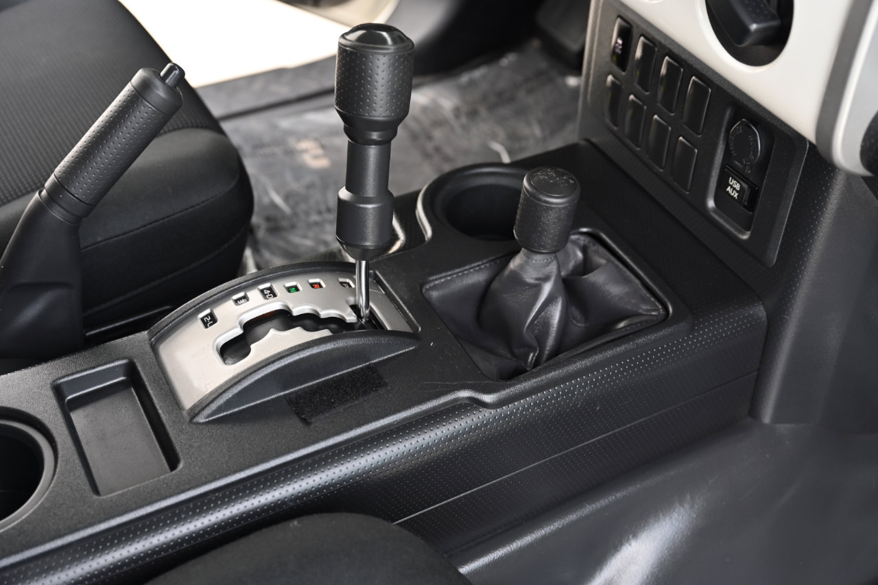 Used 2013 Toyota FJ Cruiser 4WD image 25