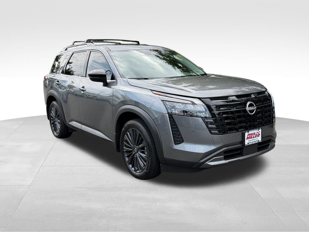 Used 2026 Nissan Pathfinder SL w/ SL Premium Package AWD/4WD image 4