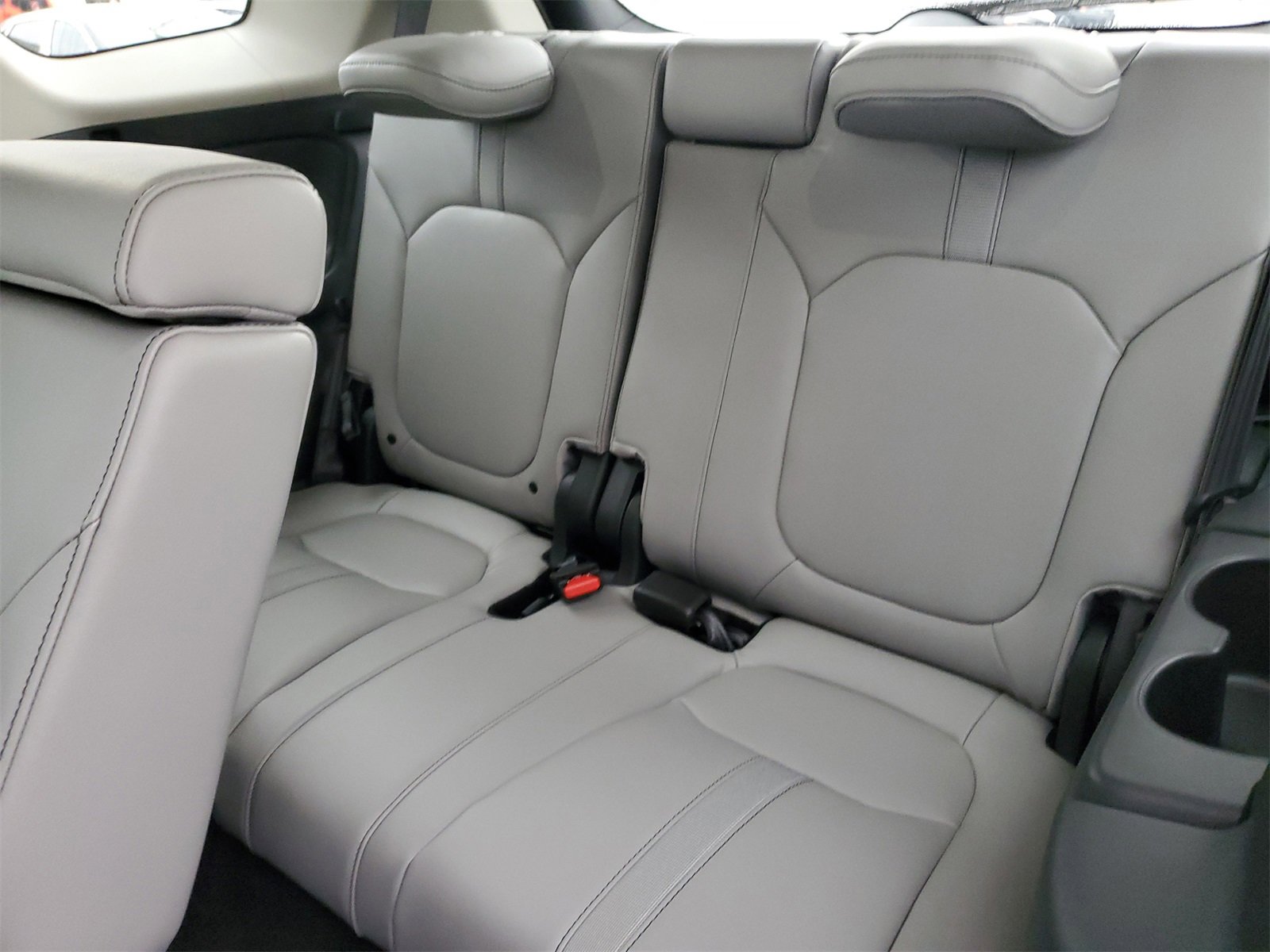 Used 2025 Honda Pilot EX-L image 12