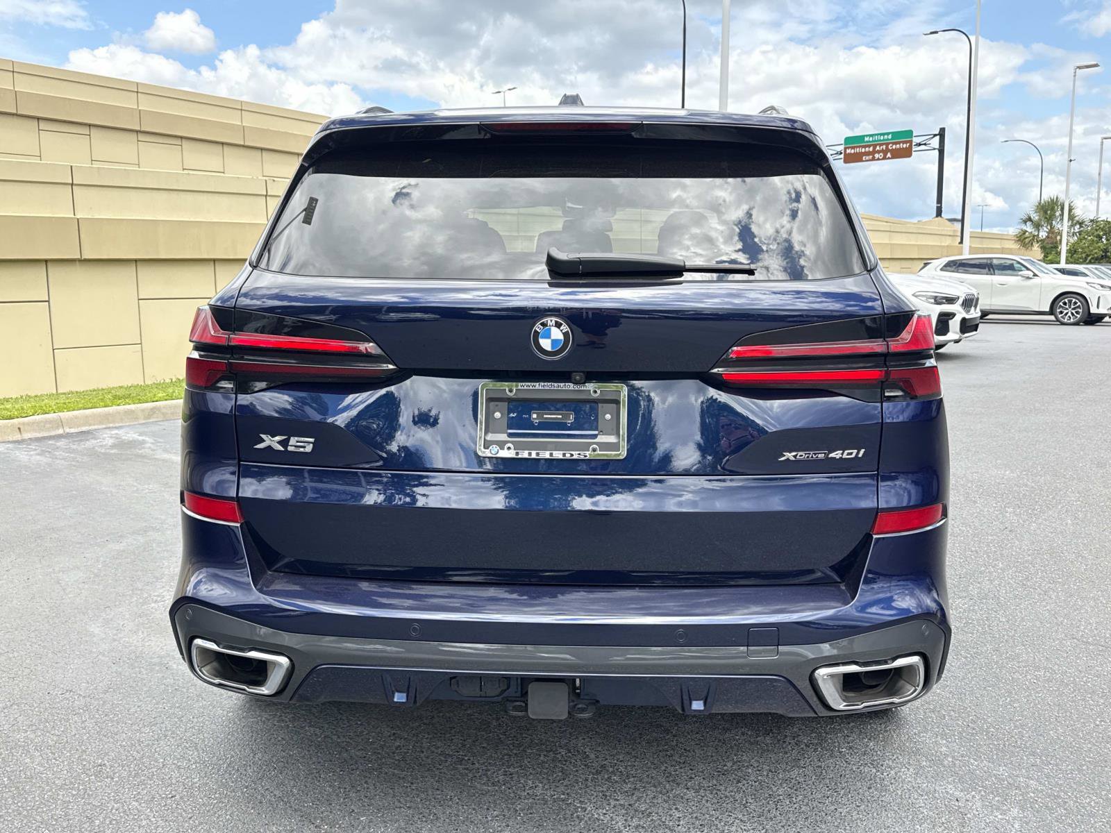 Used 2024 BMW X5 xDrive40i w/ M Sport Package image 4