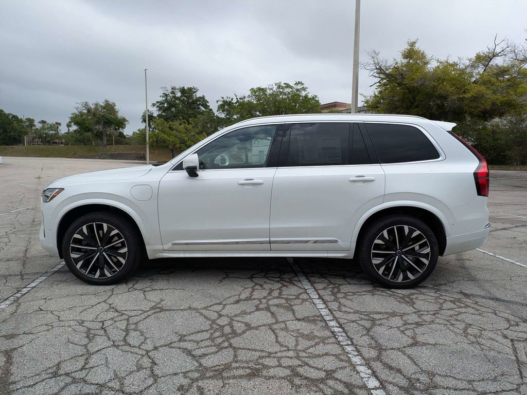 New 2026 Volvo XC90 T8 Plus w/ Protection Package Premier AWD/4WD image 3