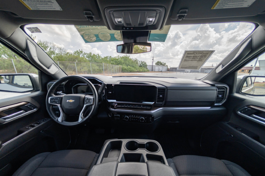 Used 2025 Chevrolet Silverado 1500 LT RWD image 19