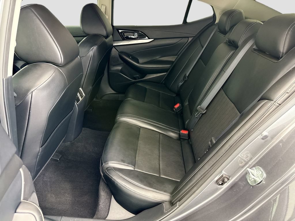 Used 2023 Nissan Maxima SV w/ Floor Mat Group FWD image 20