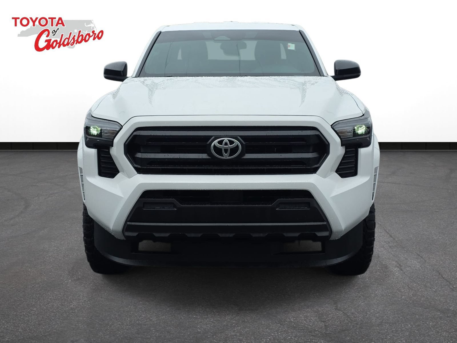 Used 2024 Toyota Tacoma SR AWD/4WD image 2