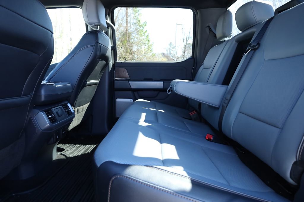 Used 2022 Ford F150 Lightning Lariat image 25