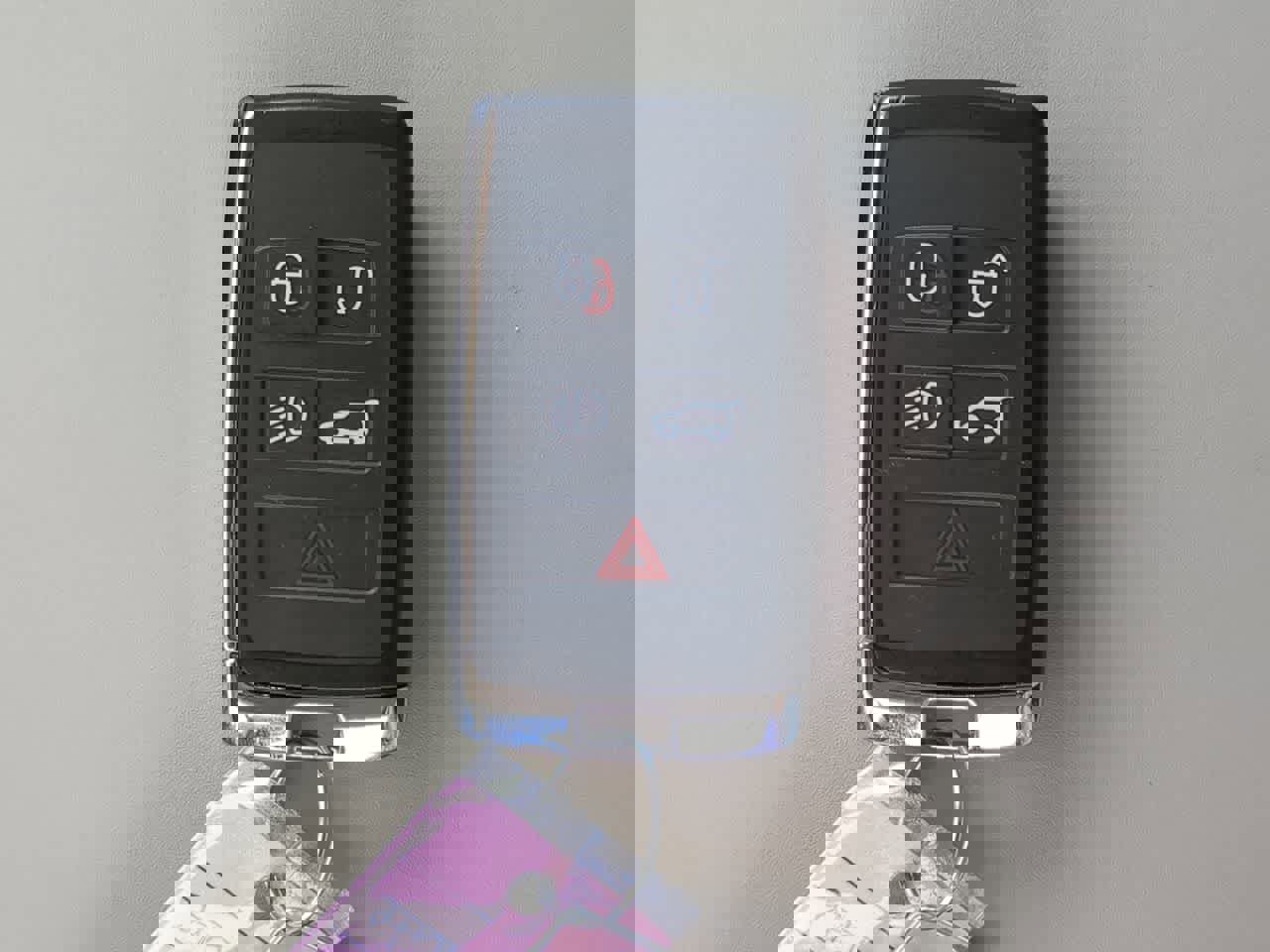 New 2024 Land Rover Defender 130 X-Dynamic SE image 36