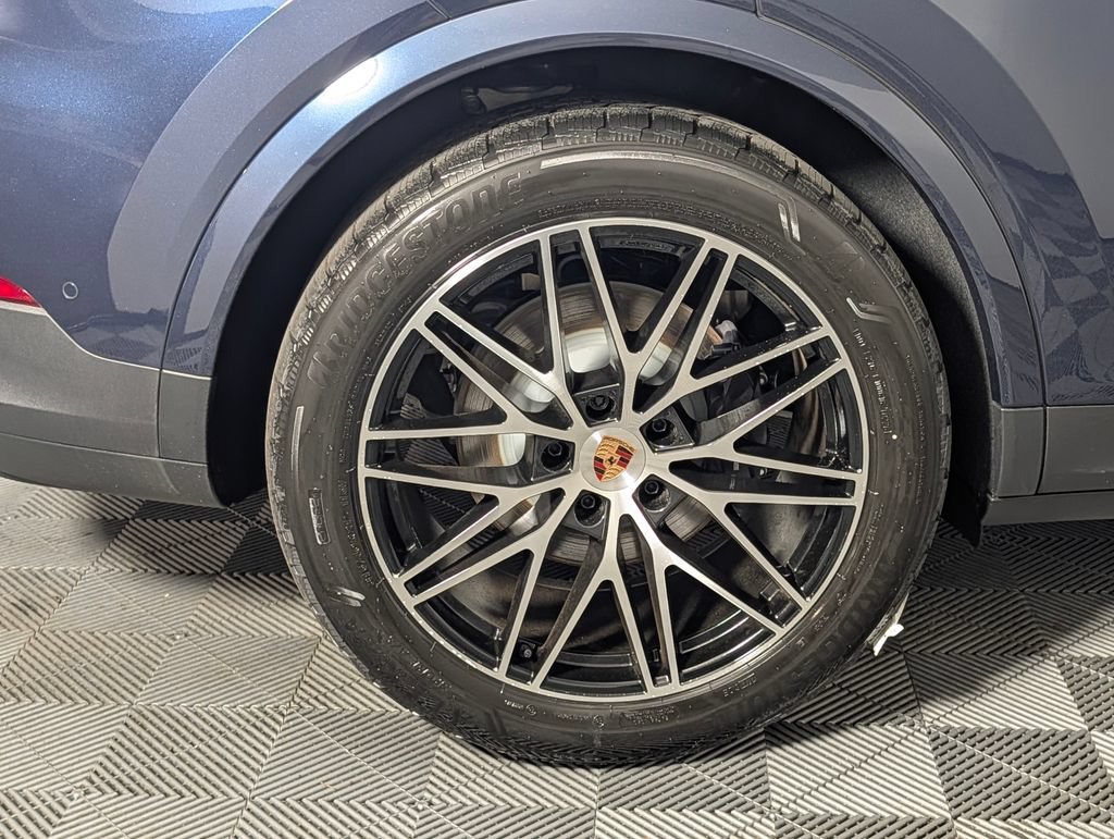 New 2026 Porsche Cayenne Coupe AWD/4WD image 14