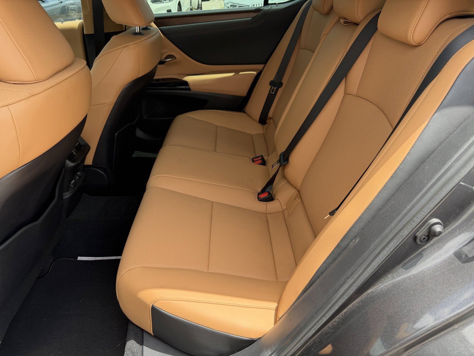 Used 2024 Lexus ES 350 w/ Premium Package FWD image 18