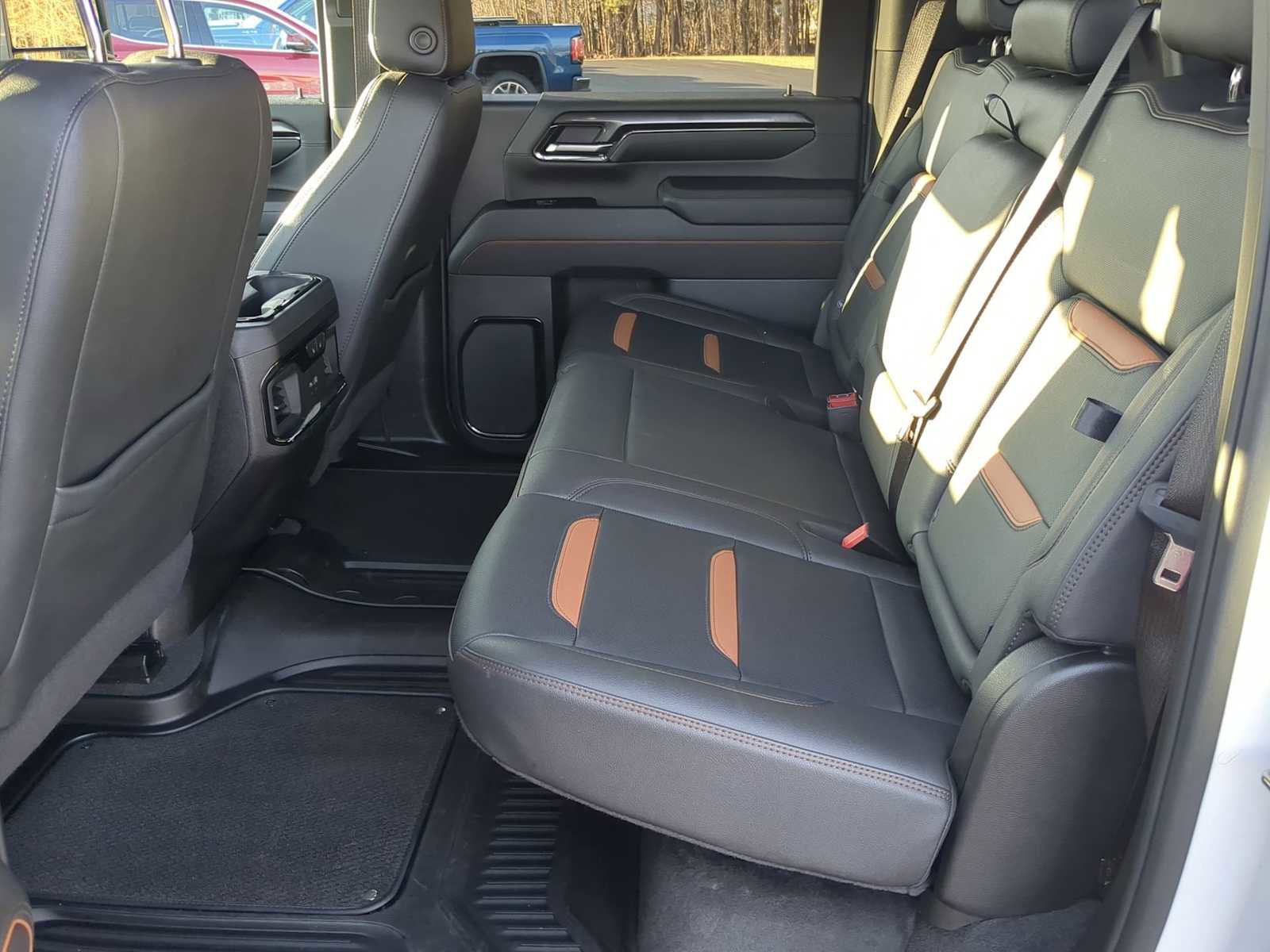 Used 2024 GMC Sierra 2500 AT4 w/ AT4 Premium Plus Package image 24