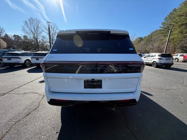 New 2025 Lincoln Navigator Reserve image 8