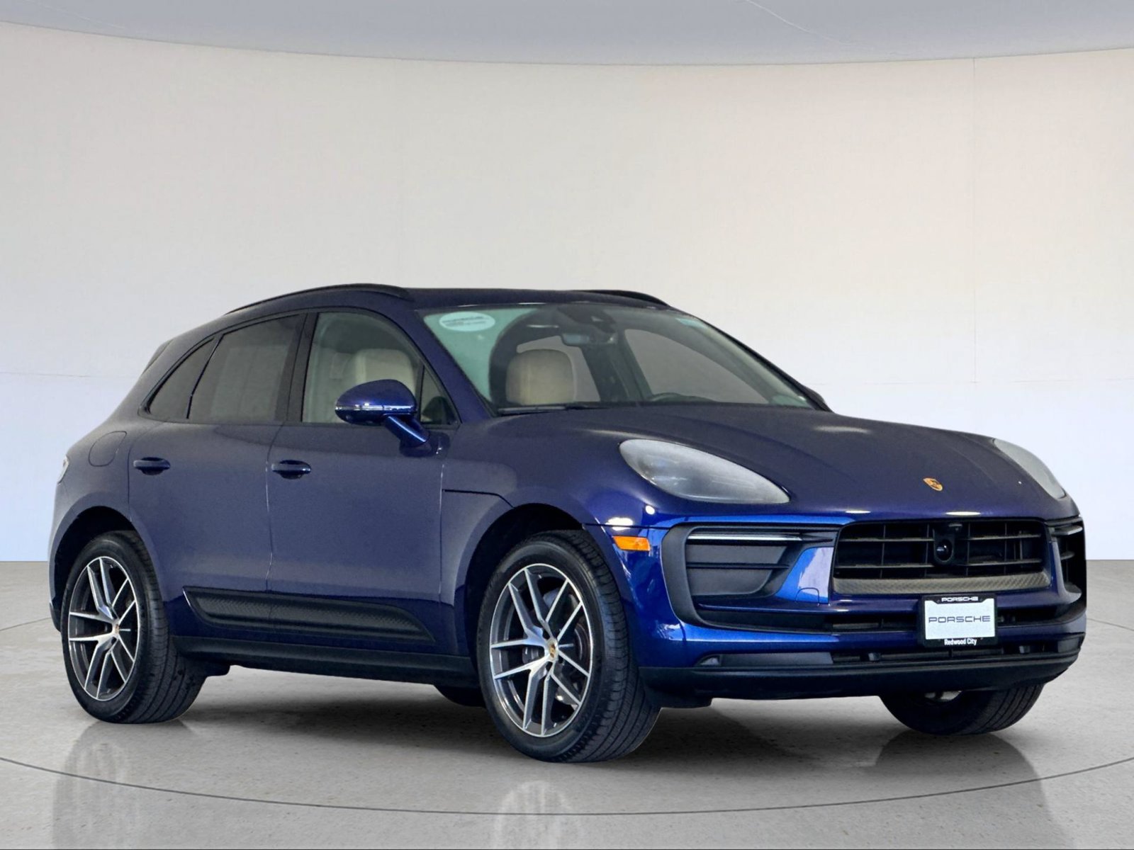 Certified 2026 Porsche Macan AWD/4WD image 10