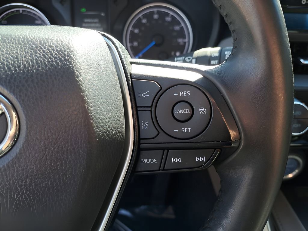 Used 2022 Toyota Venza LE image 20